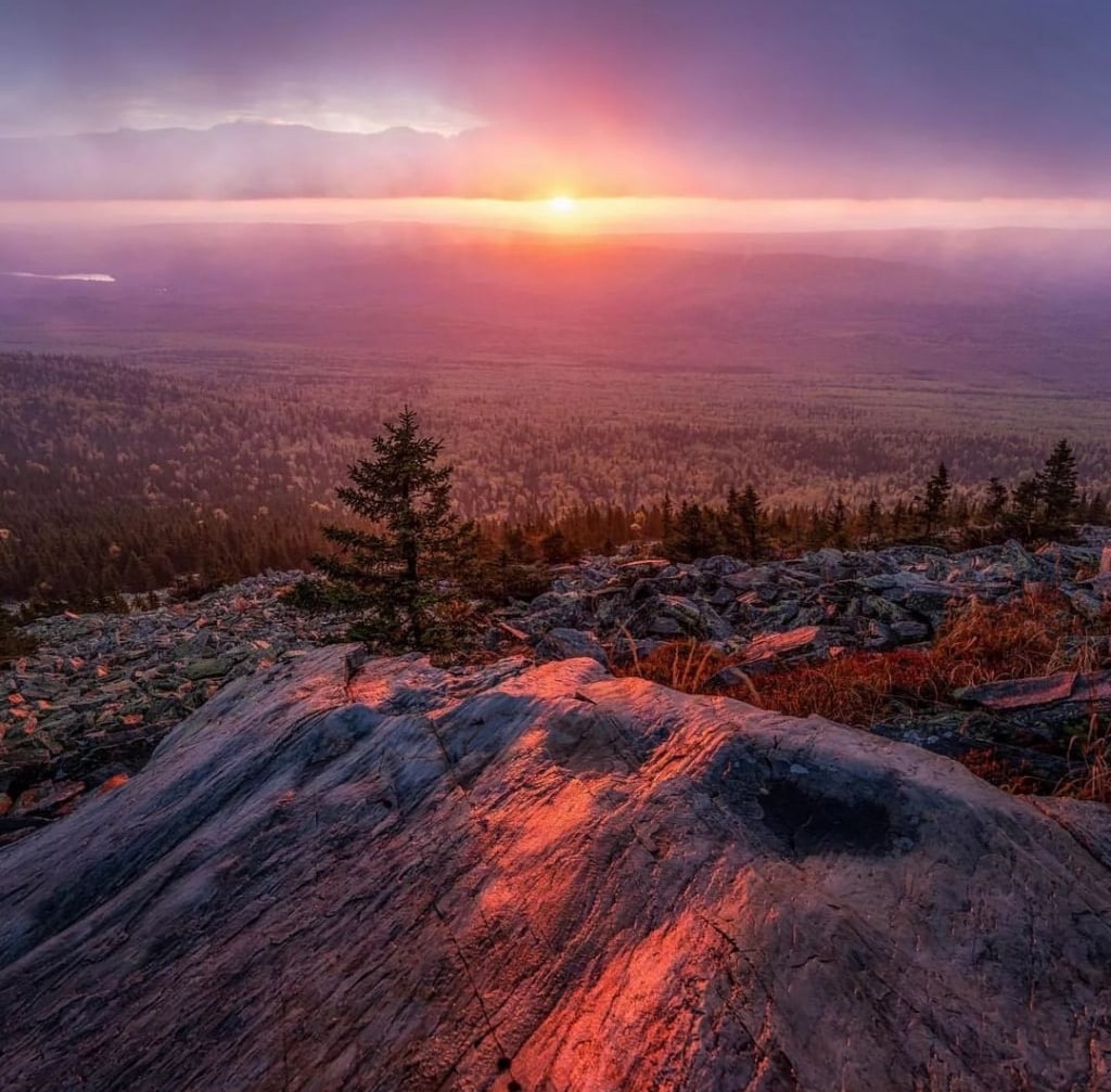 View from Mount Vtoraya Sopka at sunrise - Travels, The photo, Ural, The mountains, dawn, Morning