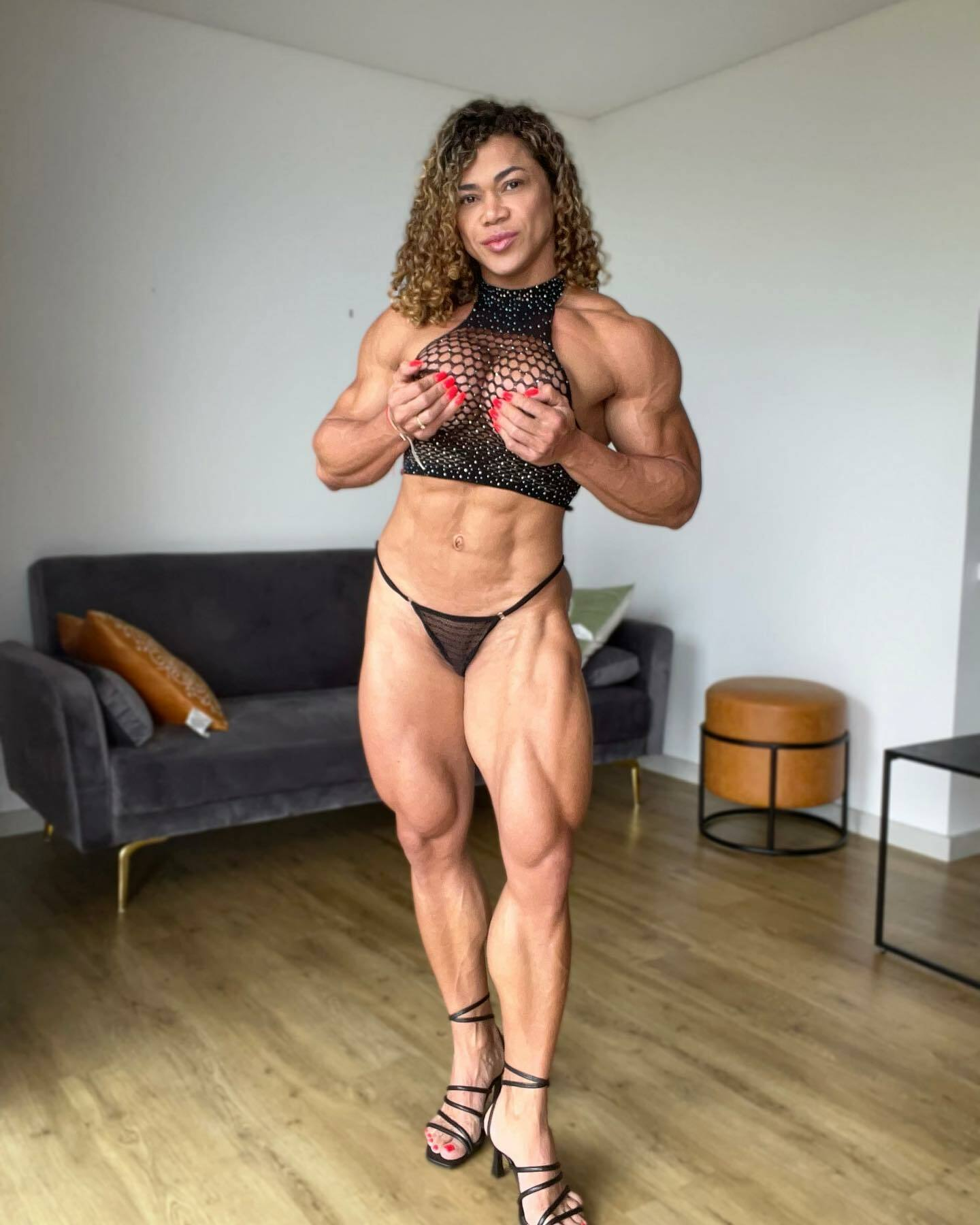 Zunilda Hojos Mendes - NSFW, Girls, Bodybuilders, Strong girl, Erotic, Labia, Booty, Sleep-Sleep, Video, Soundless, Vertical video, Longpost, Amy Mendez, Onlyfans