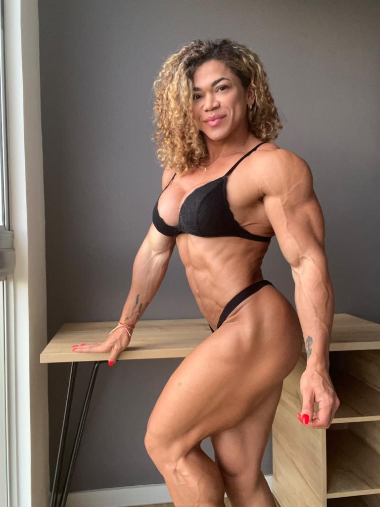 Zunilda Hojos Mendes - NSFW, Girls, Bodybuilders, Strong girl, Erotic, Labia, Booty, Sleep-Sleep, Video, Soundless, Vertical video, Longpost, Amy Mendez, Onlyfans