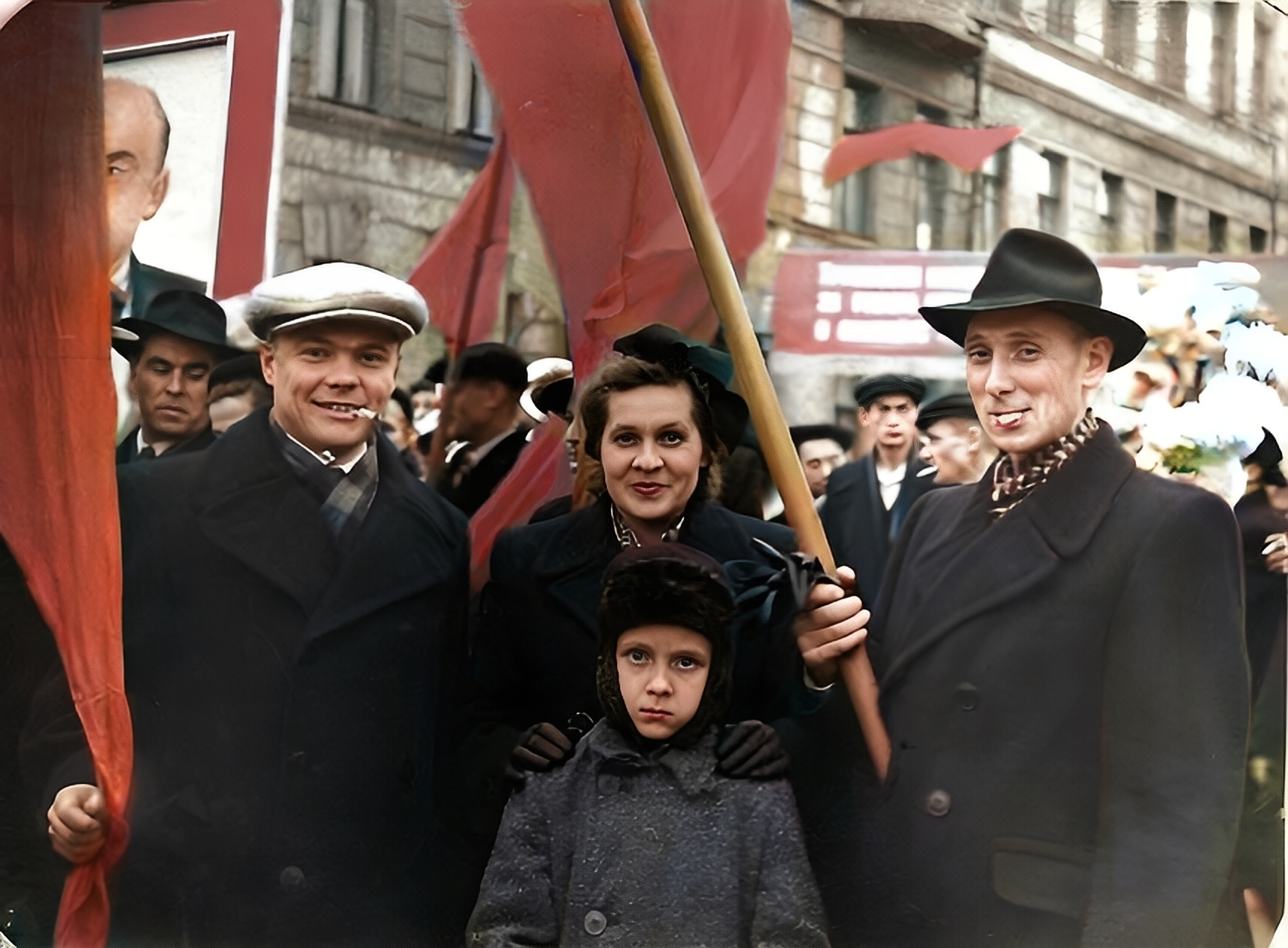 Reply to the post November 7, 1957 ... - My, The photo, Black and white photo, History of the USSR, 50th, Demonstration, Film, Parents, Old photo, Colorization, Retouch, Treatment, Photo restoration, Recovery, Black and white, Reply to post