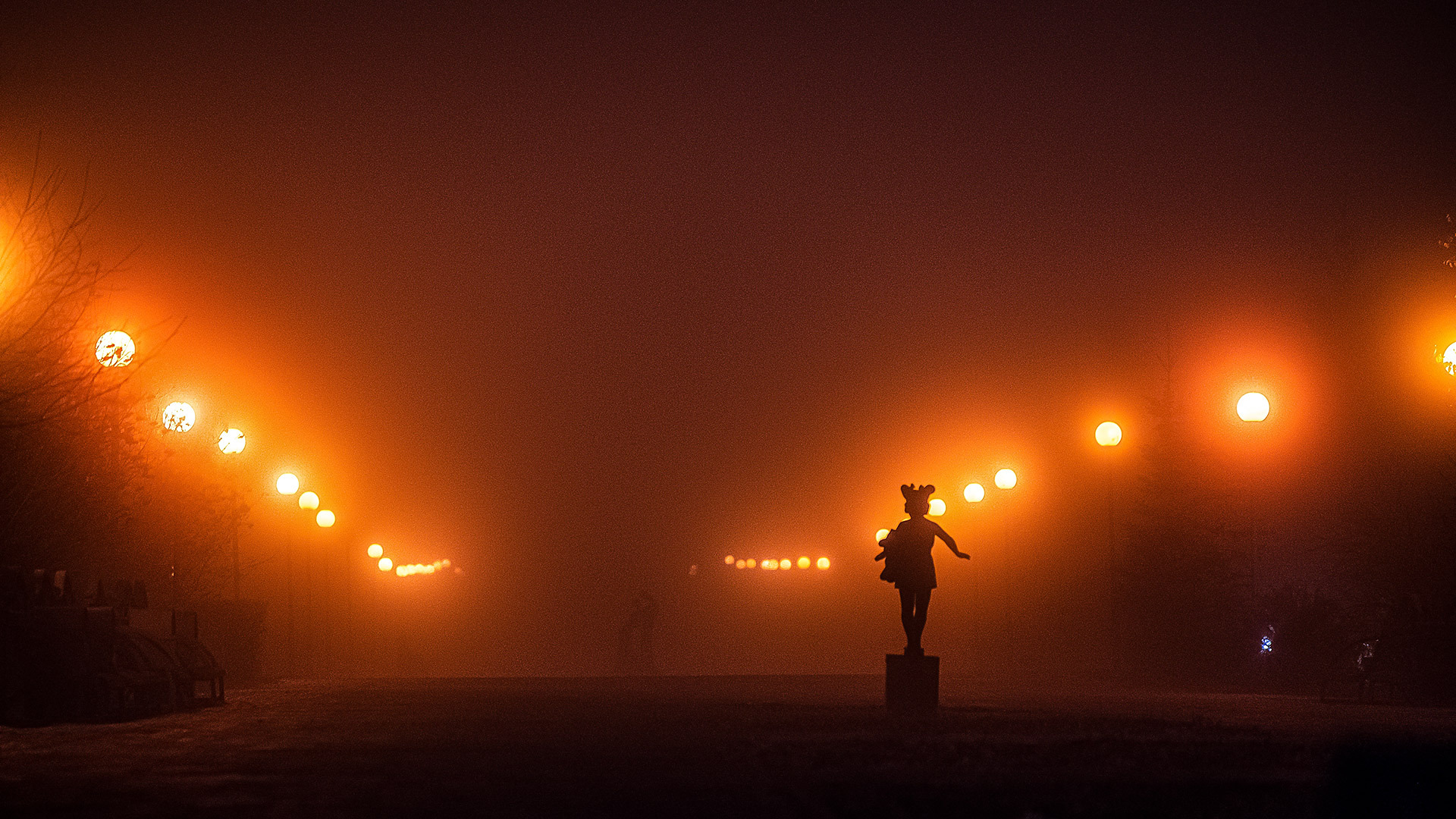 Fashionista - My, Sculpture, Kemerovo, The photo, Fog, Lamp, Kripota