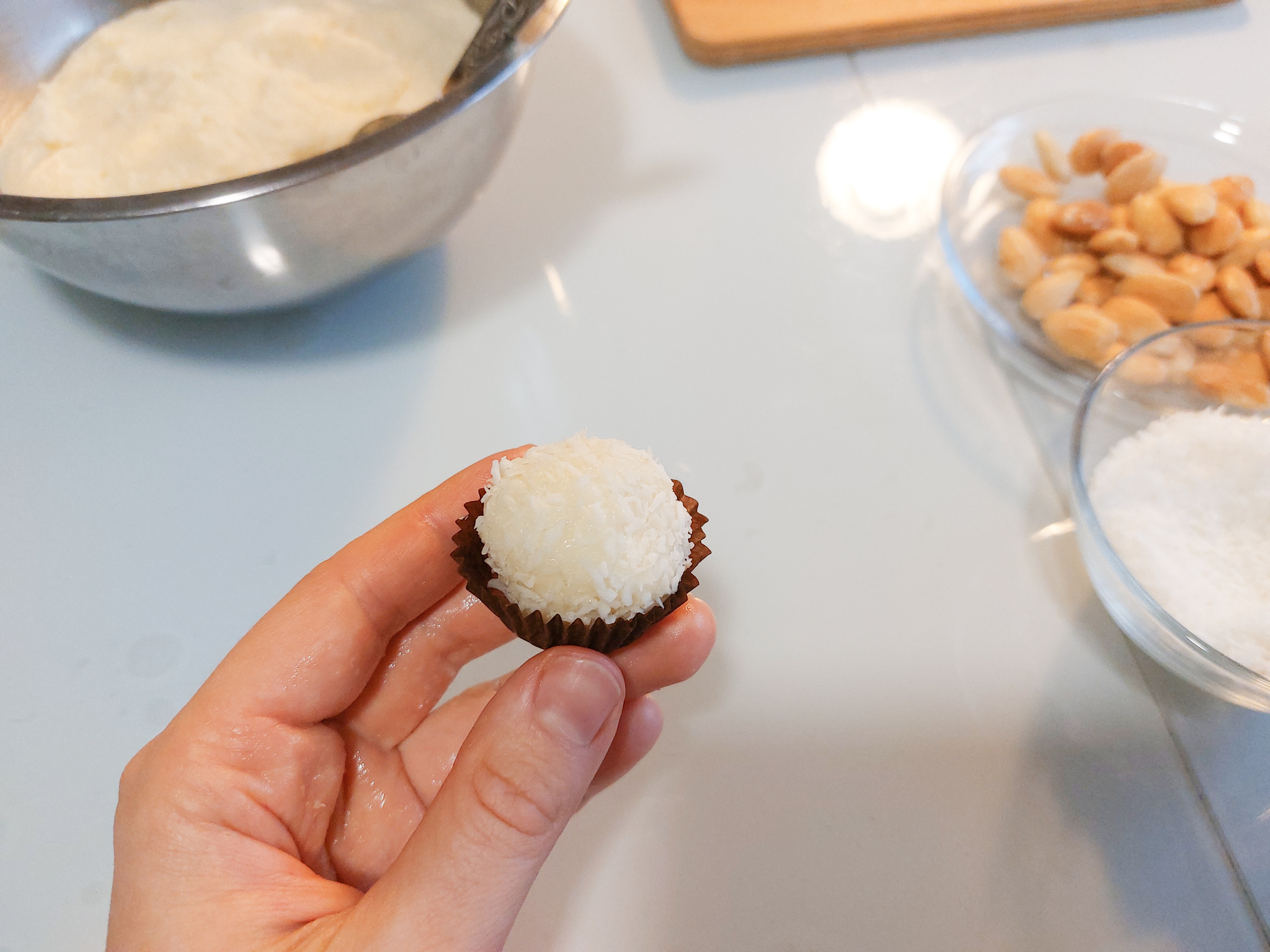 Sweets Raffaello without a waffle, simple and tasty) - Cooking, Dessert, Candy, Almond, Coconut chips, Sweets, Longpost