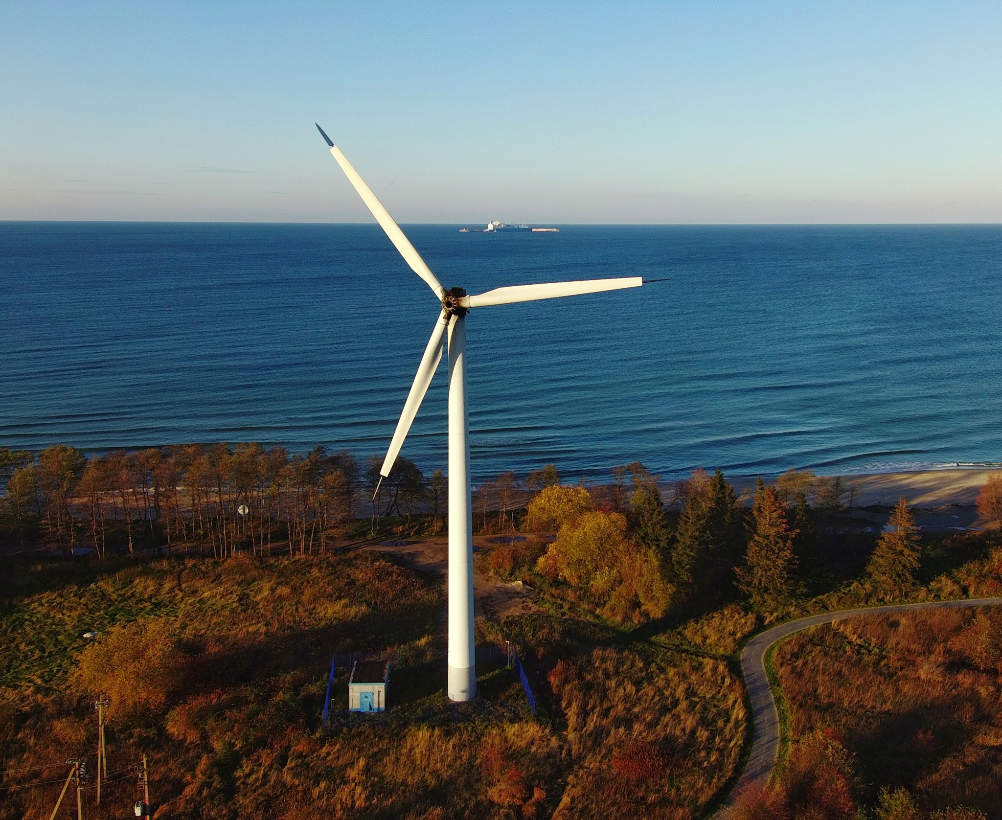 Windmill on the seashore - My, Quadcopter, Kaliningrad, Baltic Sea, Hubsan, Wind generator