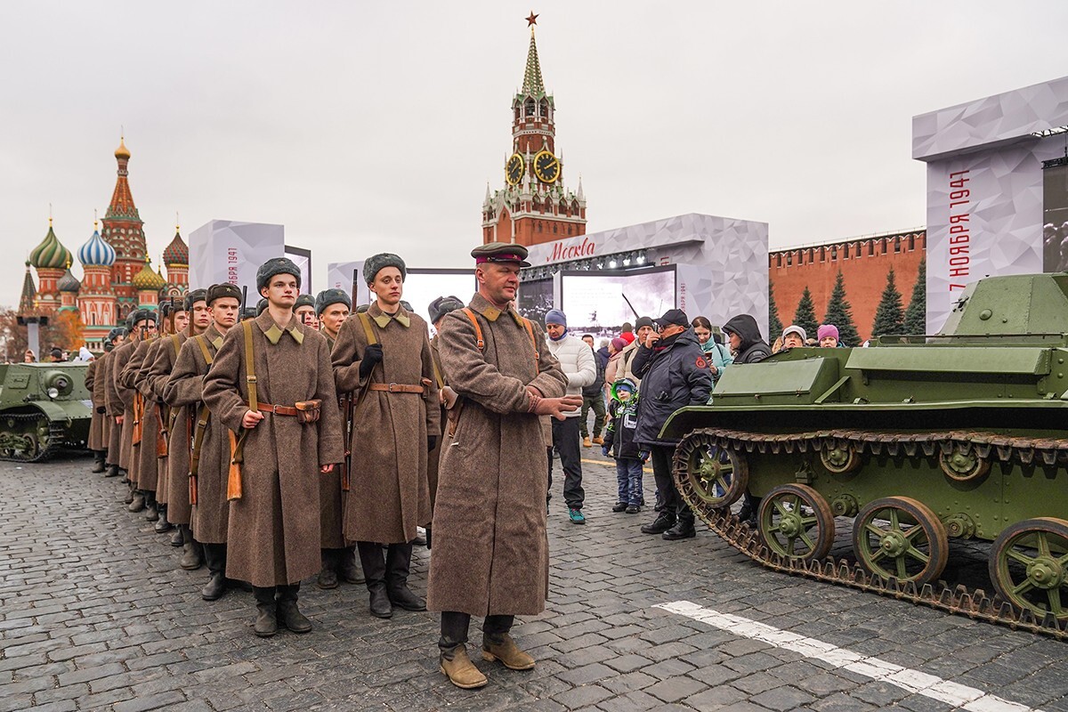 Open Air Museum on Red Square (12 photos) - The Great Patriotic War, Tanks, Museum, Moscow, Military equipment, The photo, Aviation, Military, The Second World War, Longpost