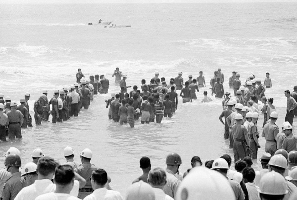 And now on their knees in front of them are - The photo, Black people, Segregation, Security, Bathing, Racial segregation