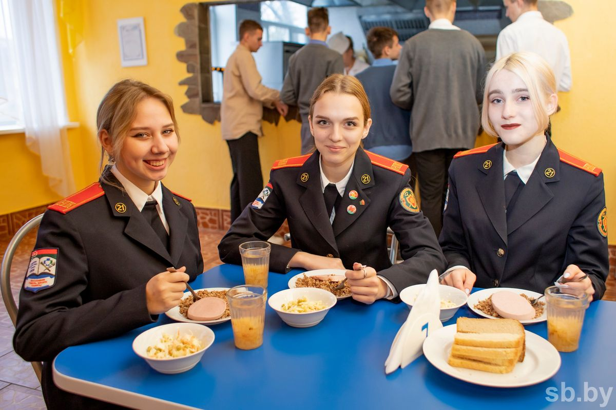 We studied the organization system in the country of school meals and found out what an ideal student's lunch should be - School, Nutrition, Republic of Belarus, Gomel, Food, Officials, Longpost