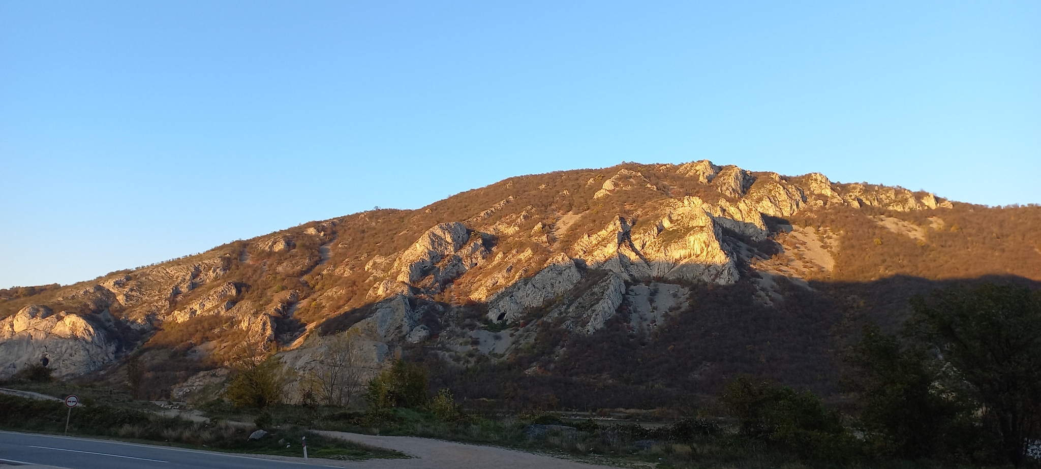 Just a beautiful road, mountains and a fortress - My, Serbia, Nature, The mountains, Sunset, The rocks, Longpost