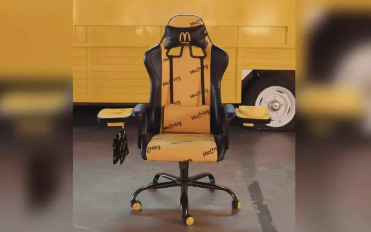 McDonald's introduced a gaming chair - McDonald's, Computer chair, Tasty and period, Video, Soundless, Vertical video