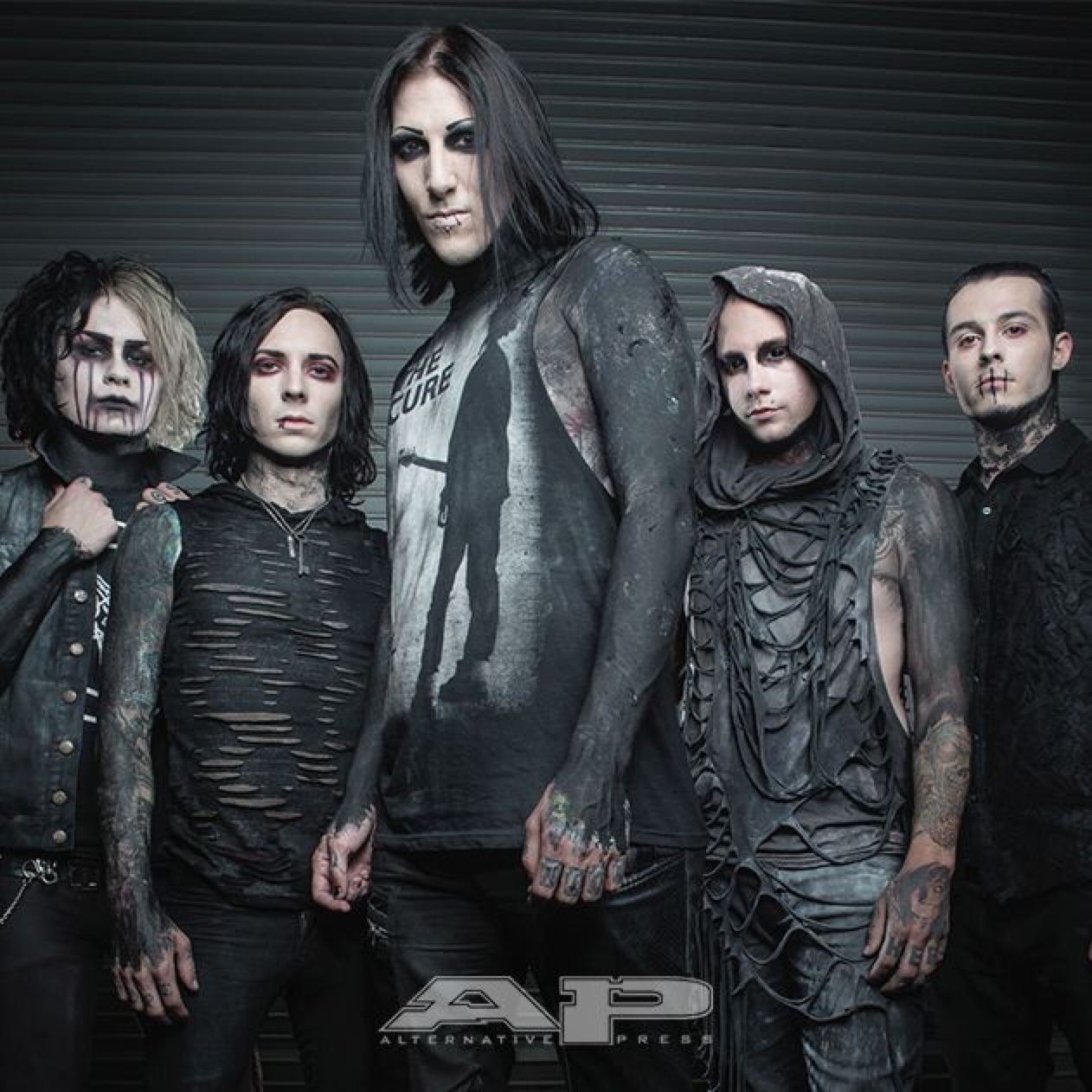 MOTIONLESS IN WHITE, an American INDUSTRIAL METAL/GOTHIC METAL/METALCORE band, with such an image, the way to Billboard was inevitable! - Good music, Metal, Industrial metal, Gothic metal, Metalcore, Motionless in White, Youtube, Longpost, Video