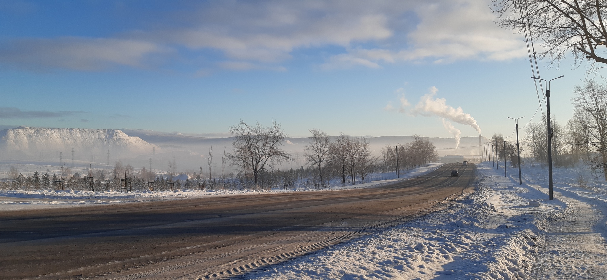 Окраины горного городка - Моё, Окраина, Город, Россия, Сатка, Челябинская область, Южный Урал, Зима, Мобильная фотография, Путешествие по России, Фотография