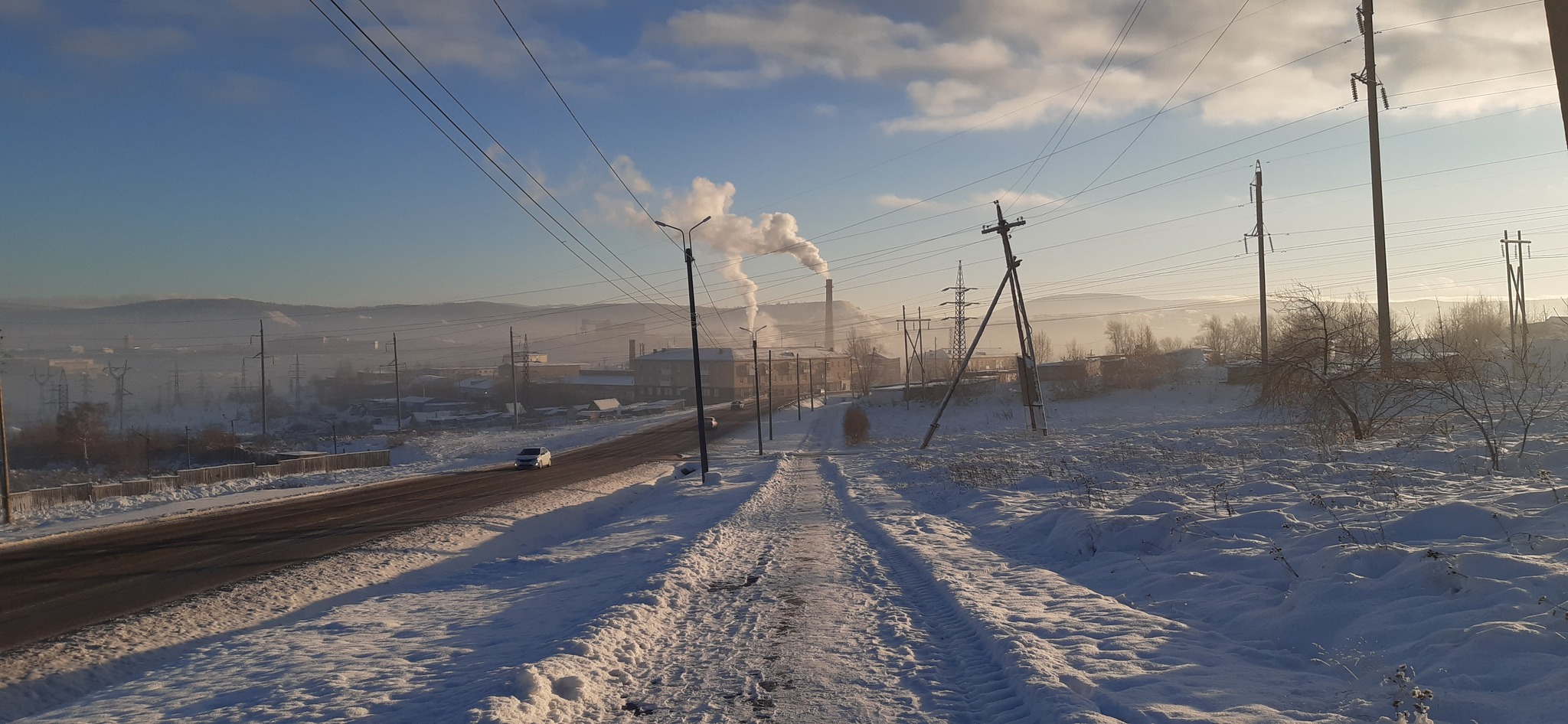 Outskirts of a mountain town - My, Outskirts, Town, Russia, Satka, Chelyabinsk region, Southern Urals, Winter, Mobile photography, Travel across Russia, The photo