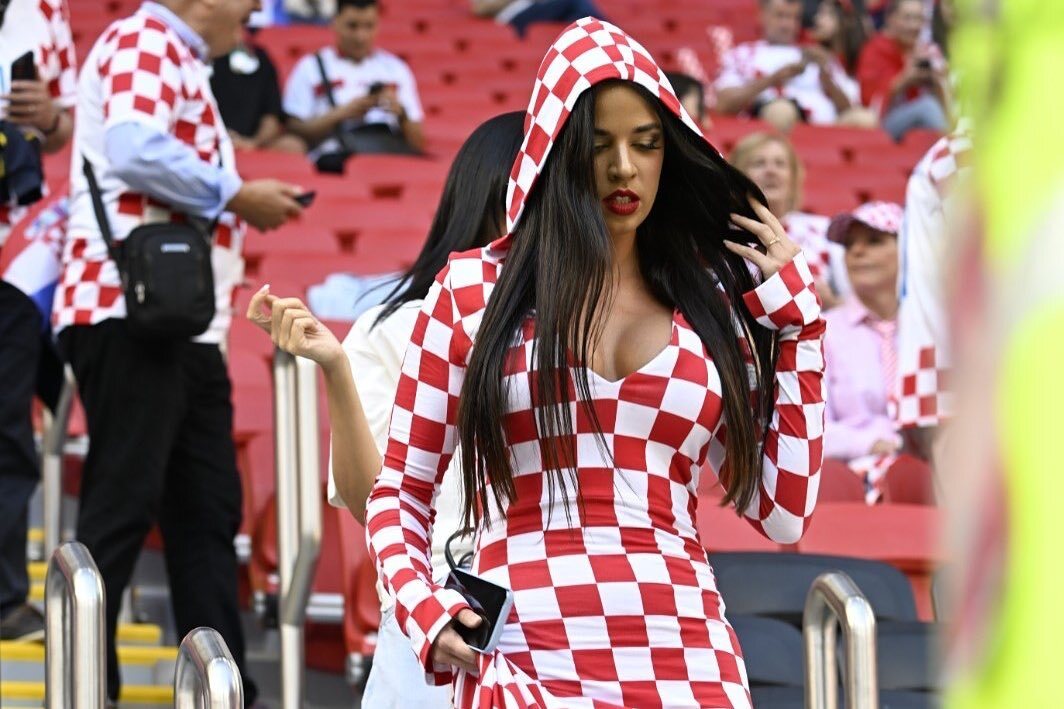 Arrest for dГ©colletГ© - NSFW, Football, Girls, World championship, beauty, Erotic, Neckline, Longpost