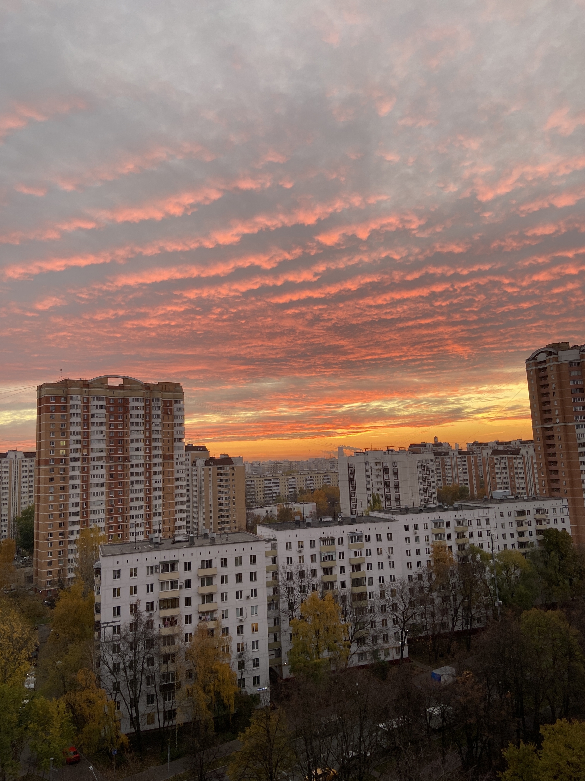 morning sky - My, Sky, Morning, Apartment buildings, Clouds, Architecture