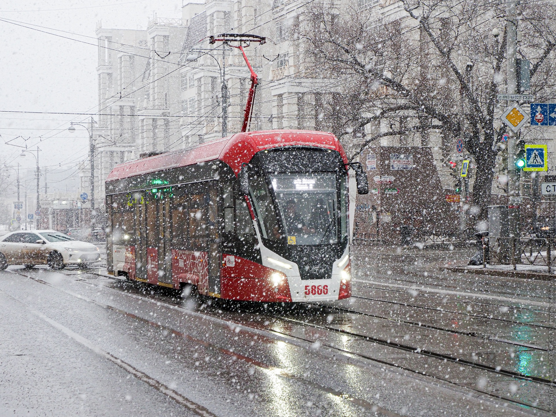 Tram type Lion cub and sleet - My, Tram, Permian, The photo, Town, Snow