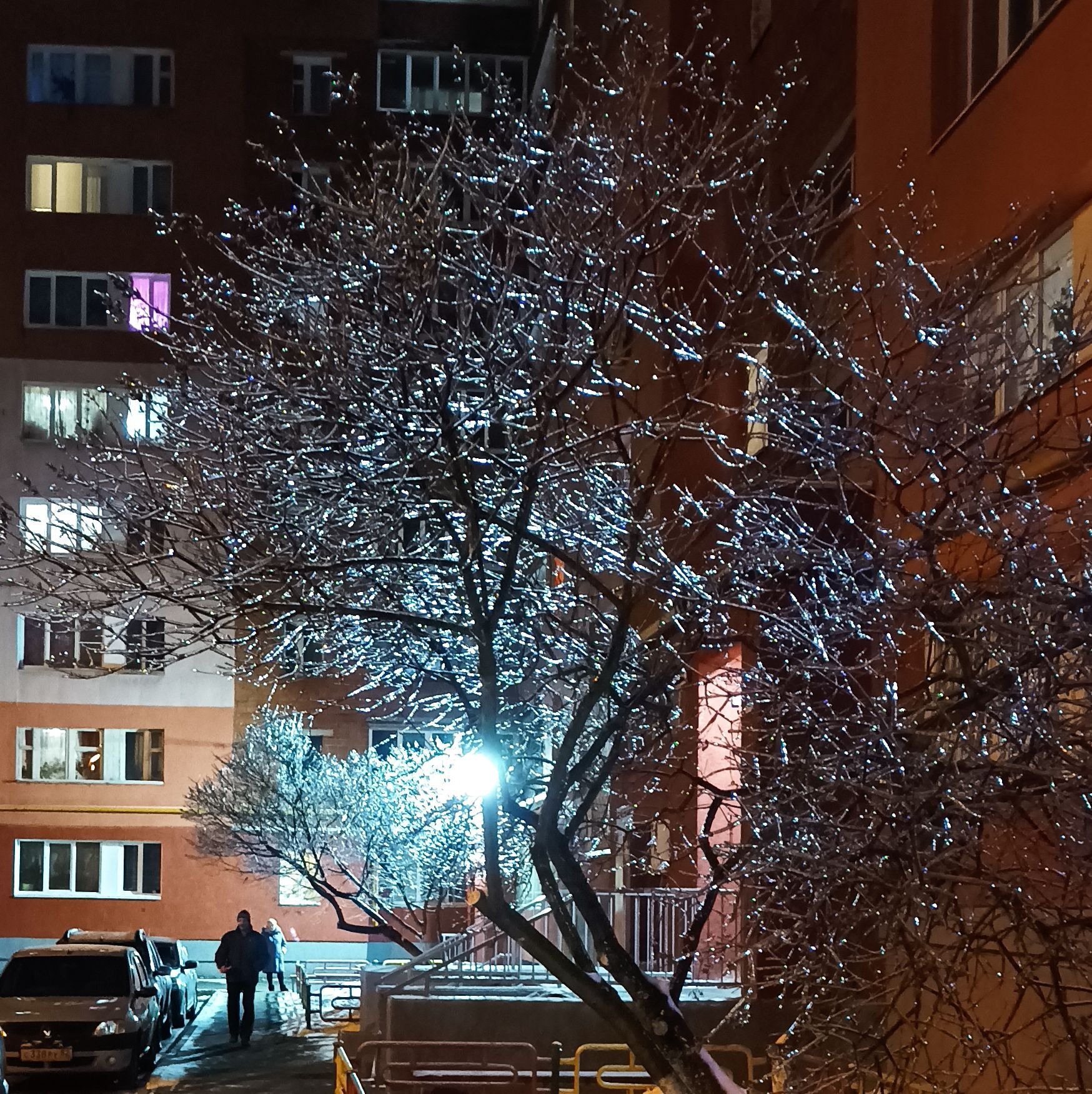 A bit of an icy evening - My, Nizhny Novgorod, Street photography, Ice, Longpost