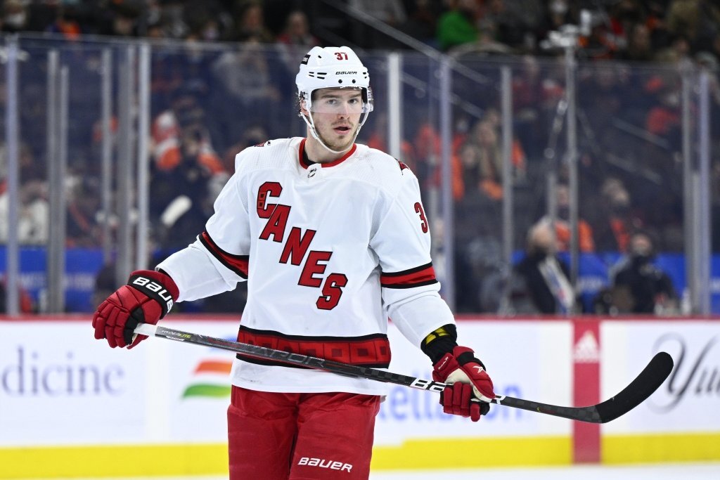 Svechnikov's goal and assist brought the Carolinas victory over