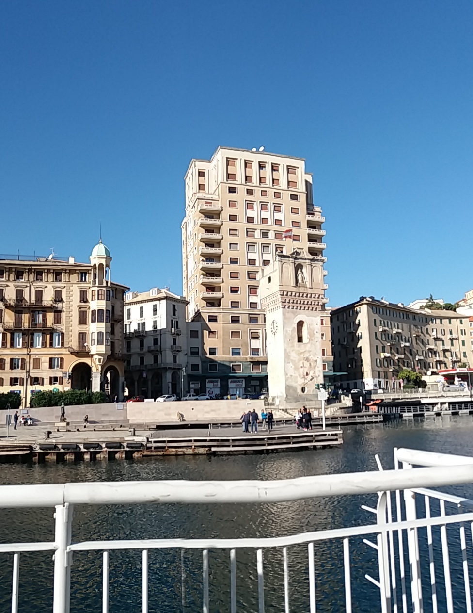 Cruise in the Mediterranean. La Spezia. Savona. A few Russians and Italians - My, Cruise liners, Туристы, Mediterranean Sea, Longpost