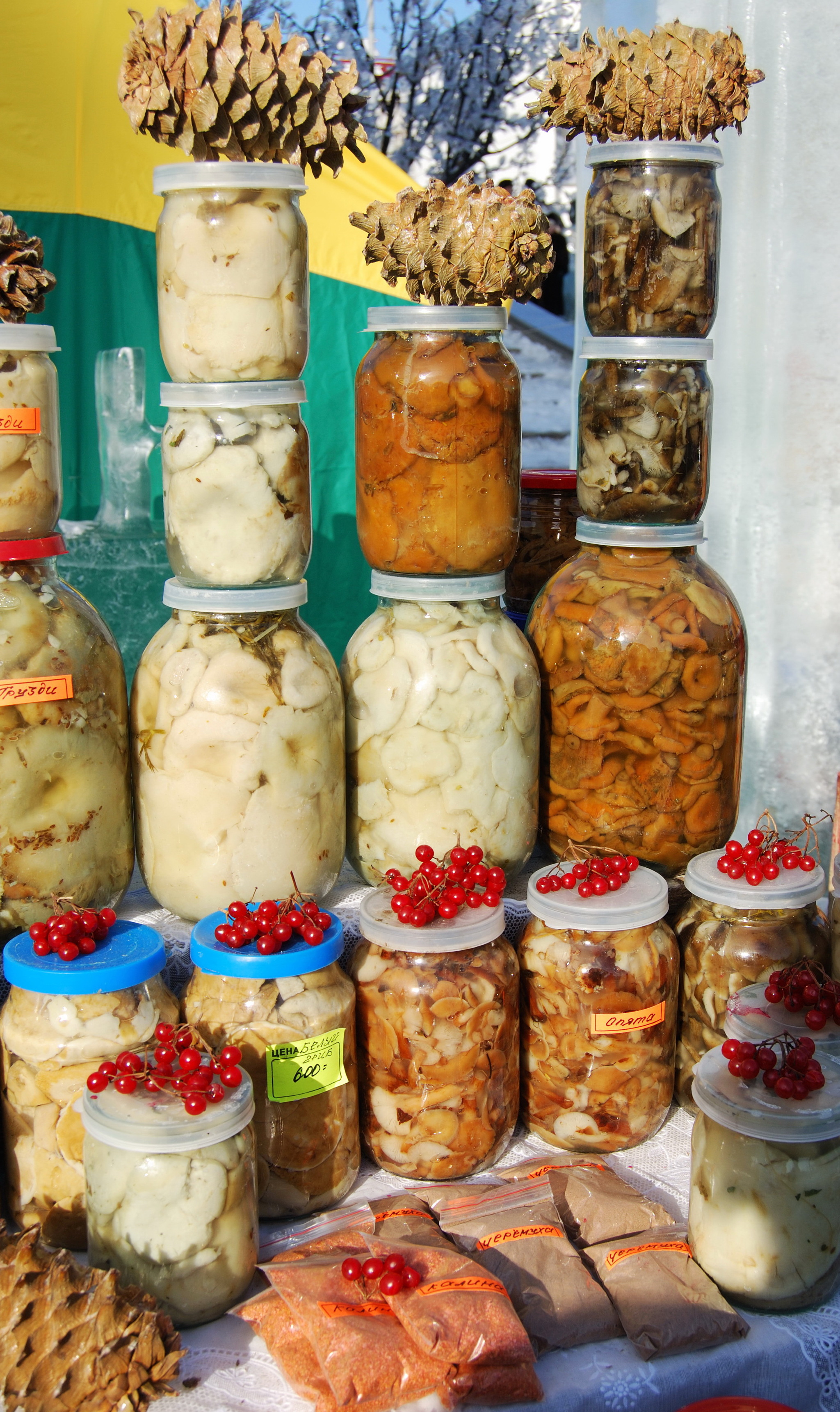 Once upon a time at the fair)) - My, The photo, Food, Mushrooms, Canned food, Fair, Lactarius, Honey mushrooms, Cones, Viburnum, Yummy