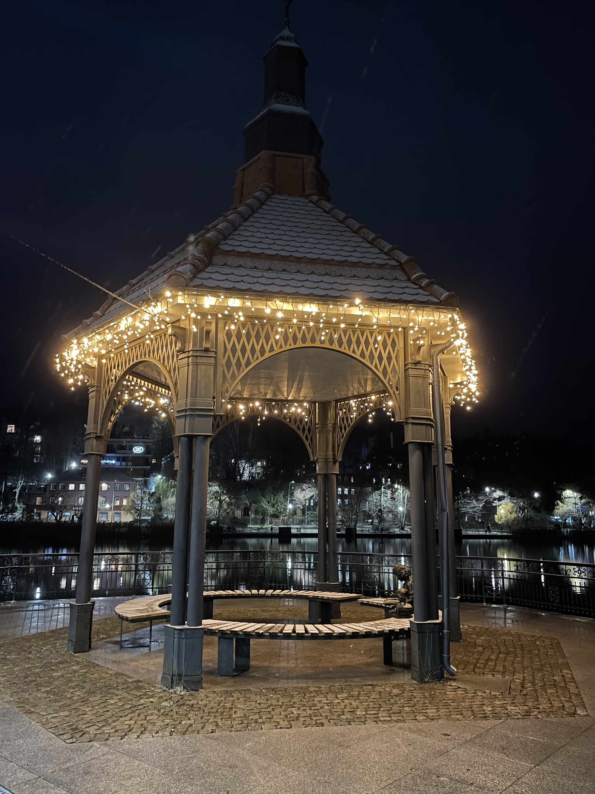 Gazebo by the lake - My, The photo, Relaxation, Town, Walk, Mood, Mobile photography