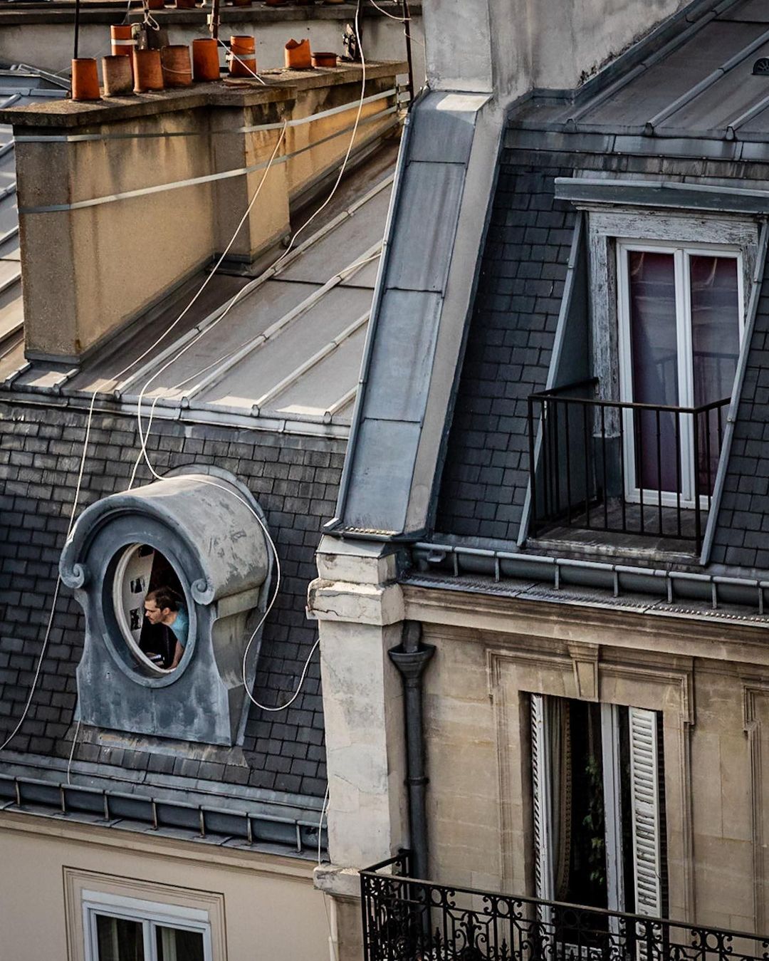 Балконы на домах в париже