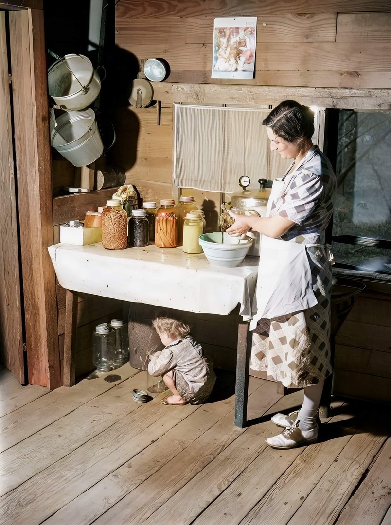 USA without embellishment. The life of the country after the Great Depression in the pictures of an American photographer of Russian-Ukrainian origin - My, Old photo, Colorization, Story, The photo, USA, Longpost