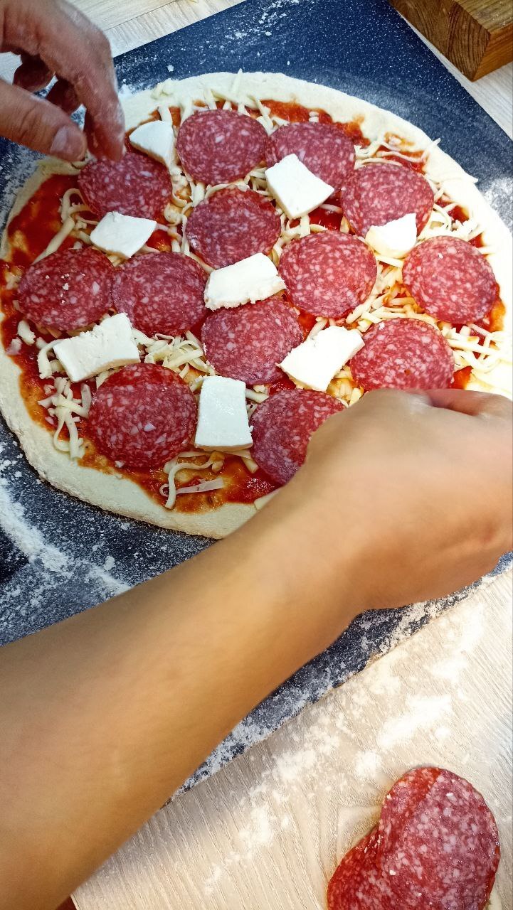 Friday pizza for my beloved wife - My, Cooking, Kitchen, Friday, Pizza, Video, Vertical video, Longpost