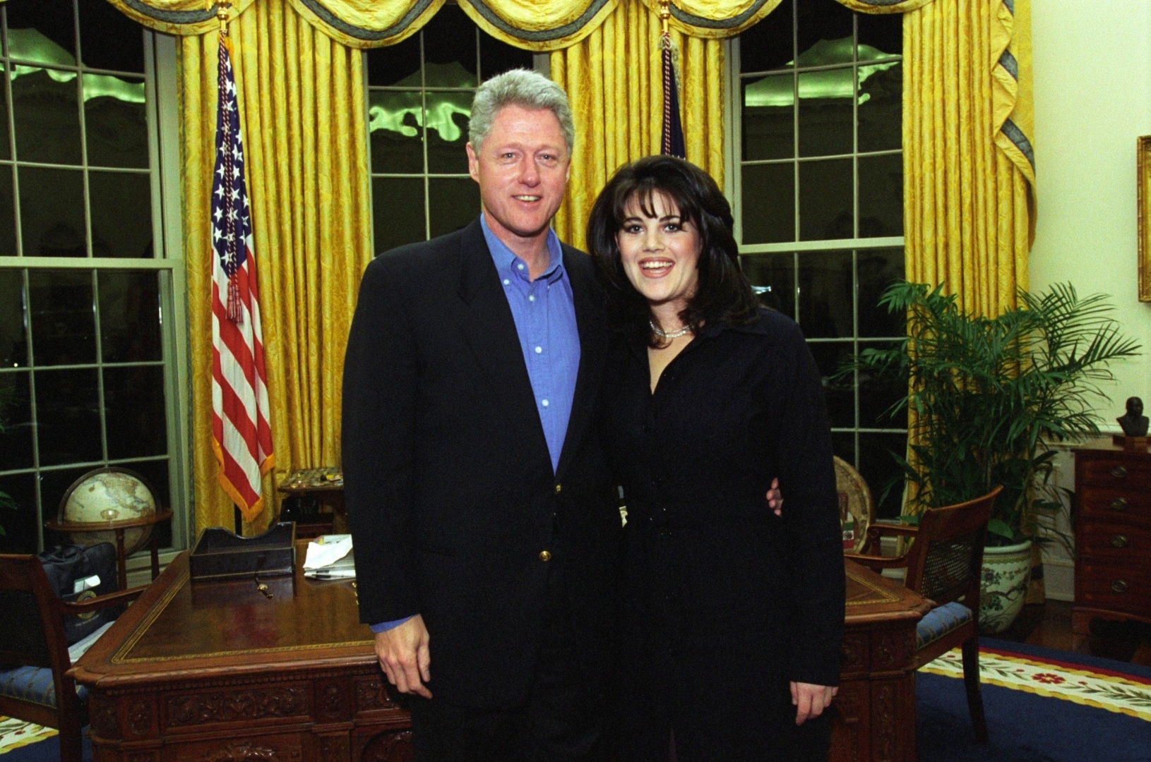 In the US, an intimate scandal involving the president is gaining momentum - Monica Lewinsky, Blow job, Bill clinton, Wave of Boyans, Scandal