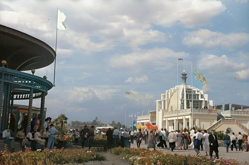 Camels, palm trees and tobacco fields - this was VDNKh (VSHV) at the opening. Historical photographs from 1939 - My, Colorization, Old photo, Architecture, the USSR, 1930s, VDNKh, VVC, Vshv, Moscow, Story, Longpost