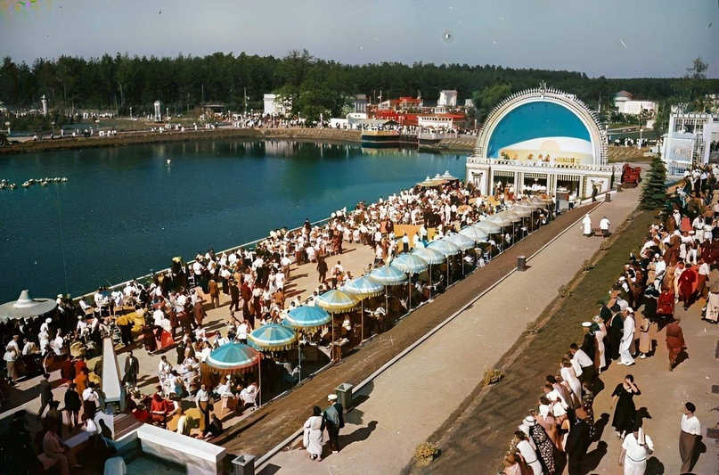 Camels, palm trees and tobacco fields - this was VDNKh (VSHV) at the opening. Historical photographs from 1939 - My, Colorization, Old photo, Architecture, the USSR, 1930s, VDNKh, VVC, Vshv, Moscow, Story, Longpost