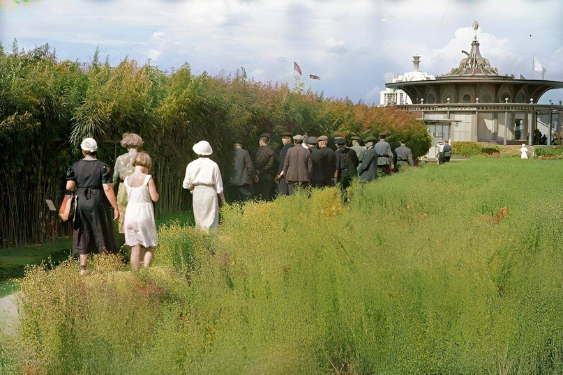 Camels, palm trees and tobacco fields - this was VDNKh (VSHV) at the opening. Historical photographs from 1939 - My, Colorization, Old photo, Architecture, the USSR, 1930s, VDNKh, VVC, Vshv, Moscow, Story, Longpost