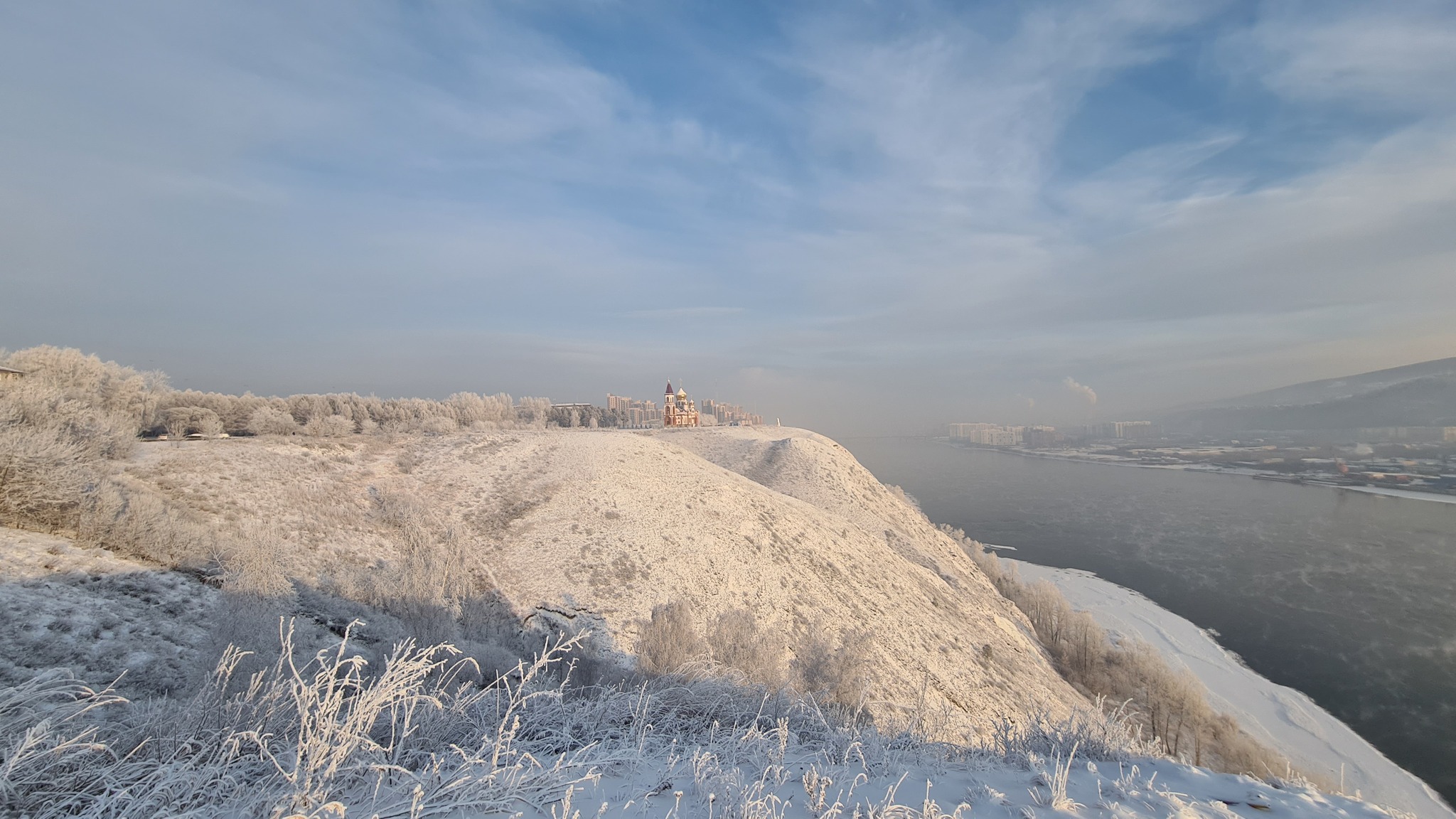 Эпичные виды с Красивого берега - Моё, Фотография, Сибирь, Красноярск, Настроение, Зима, Красивый вид, Енисей, Снег, Иней, Небо, Солнце, Академгородок, Длиннопост