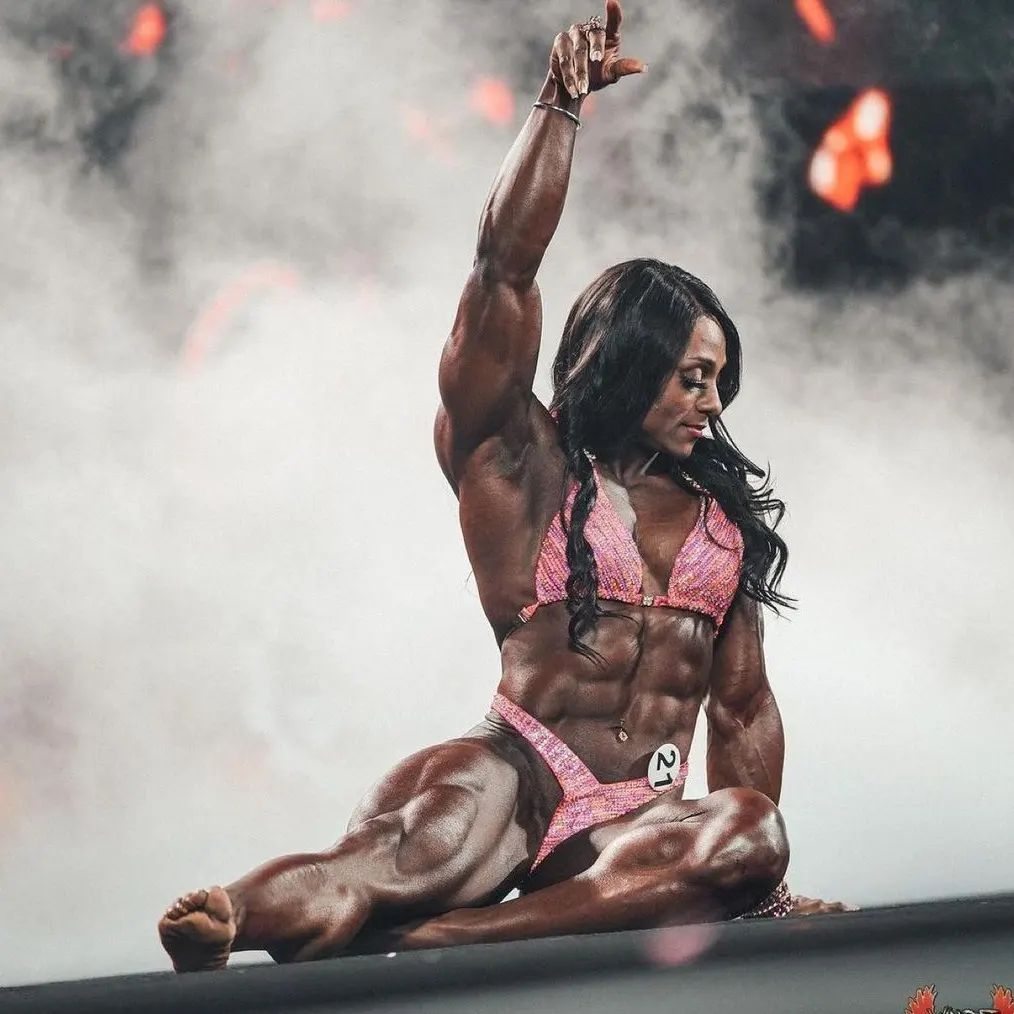 Three-time Ms. Olympia Andrea Shaw - Andrea Shaw, Bodybuilders, Body-building, Strong girl, Muscle, Sports girls, Extreme muscles, Olympia, Video, Vertical video, Longpost