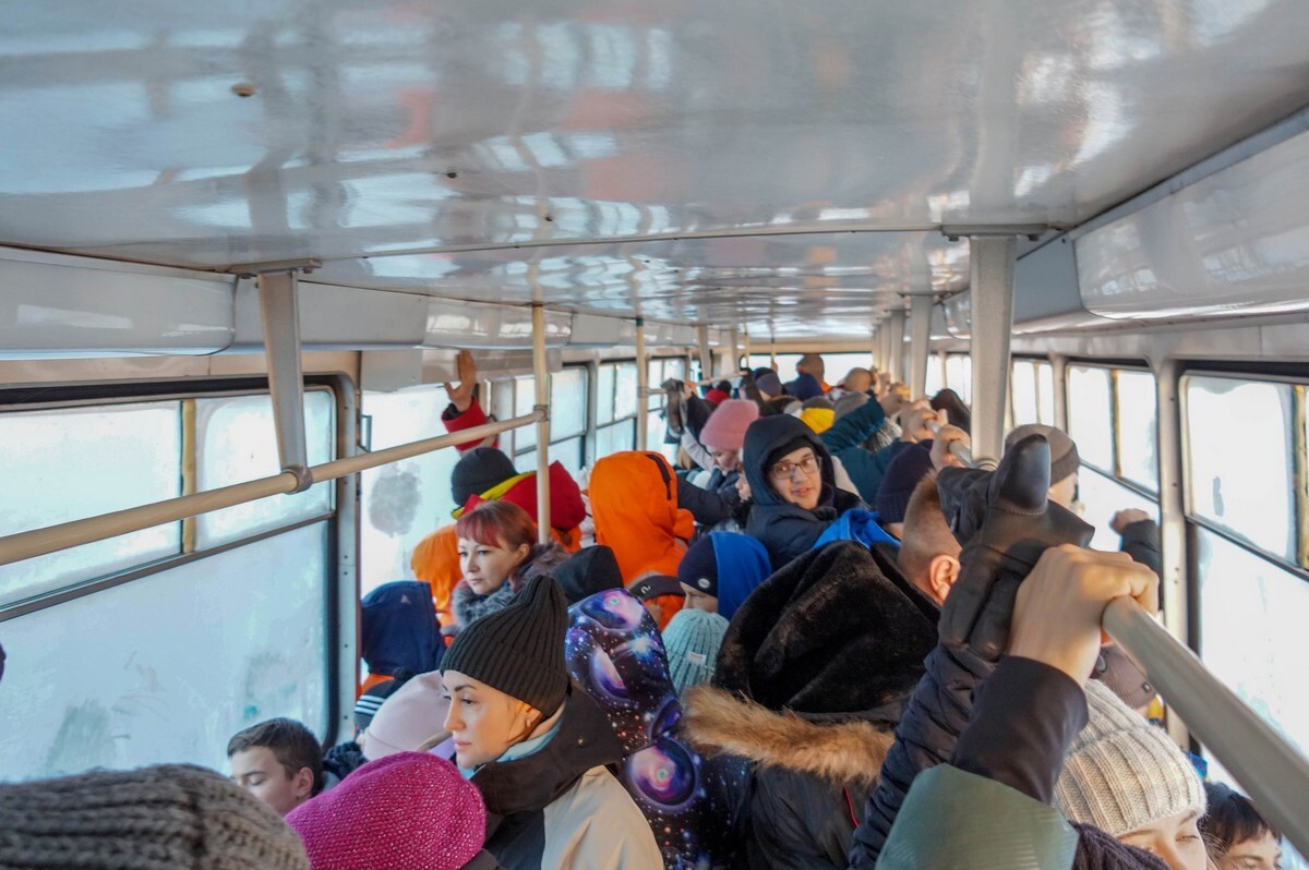 Farewell to the tram. The townspeople staged a full house! - My, Public transport, Transport, Tram, Angara River, Winter, Video, Video VK, Longpost, The photo