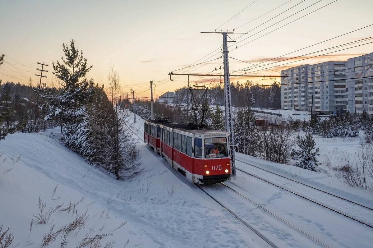 Farewell to the tram. The townspeople staged a full house! - My, Public transport, Transport, Tram, Angara River, Winter, Video, Video VK, Longpost, The photo