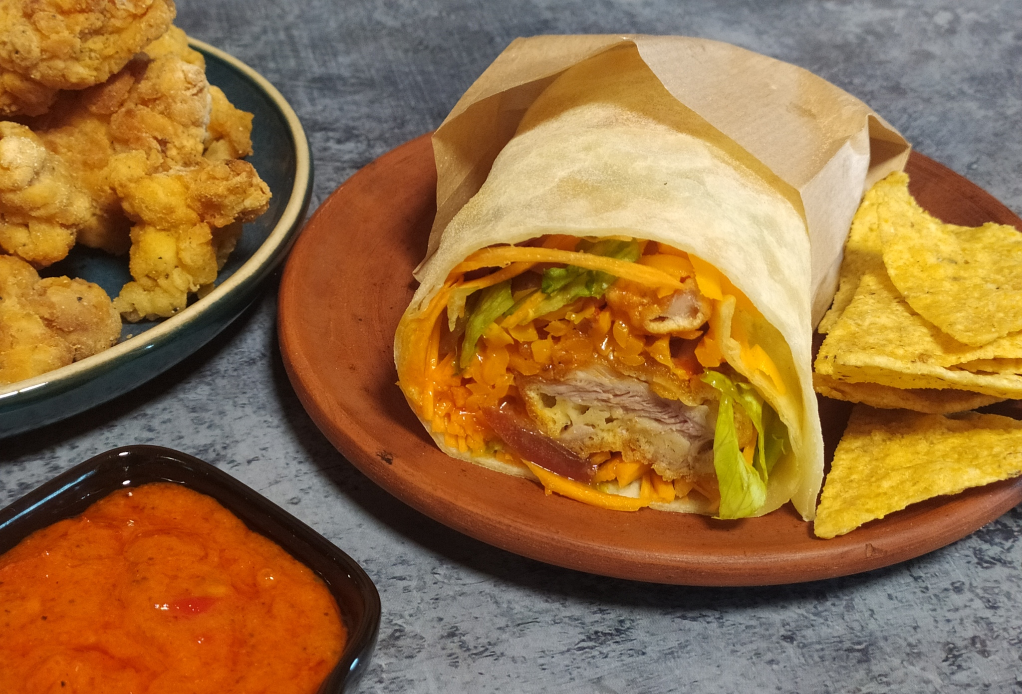 Burrito with chicken and buffalo sauce - My, Recipe, Burrito, Iceberg, Hen, Tomatoes, Cheddar