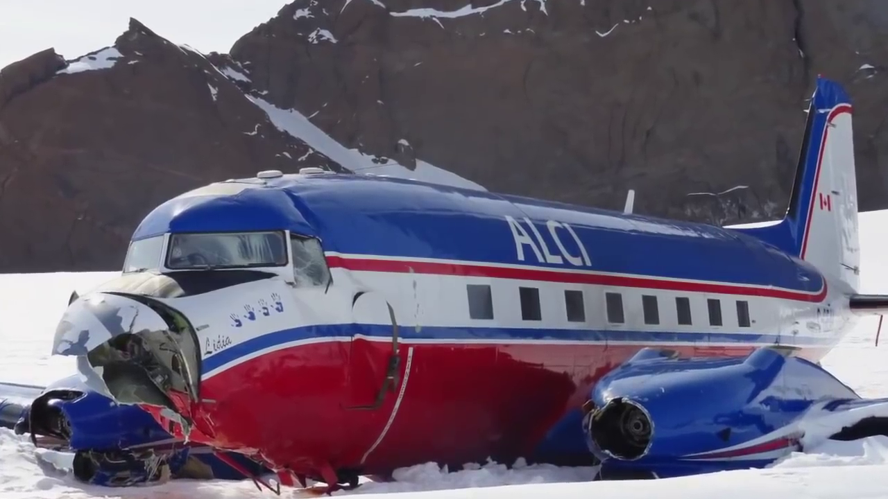 Field repair in Antarctic conditions - My, Airplane, Youtube, USA, Antarctic, Video, Repair