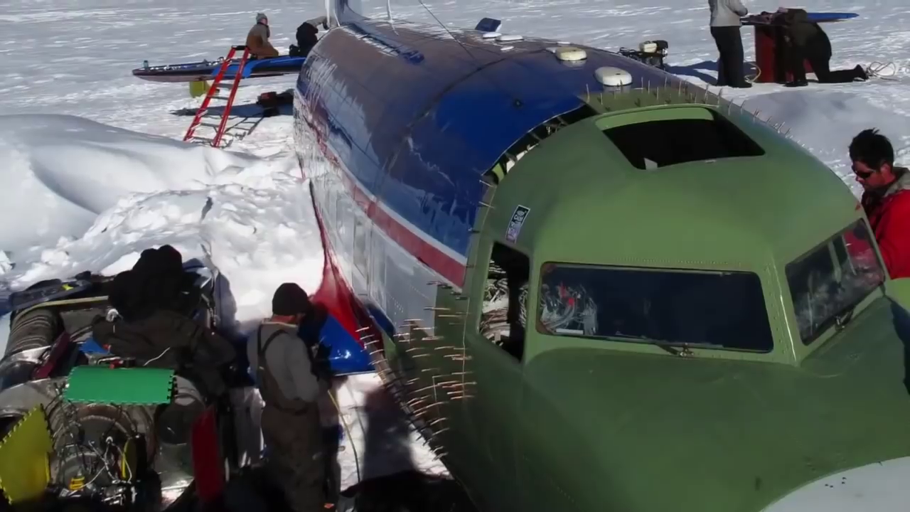 Field repair in Antarctic conditions - My, Airplane, Youtube, USA, Antarctic, Video, Repair