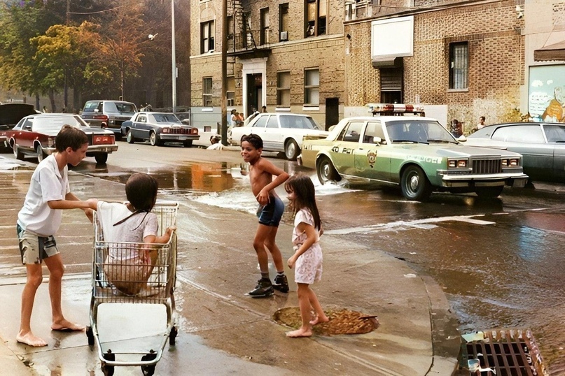 Life in the most dangerous and poorest area of ??New York in the 80s. The Bronx is the birthplace of hip-hop - My, Colorization, Old photo, Story, 70th, USA, Bronx, The photo, Hip-hop, Longpost