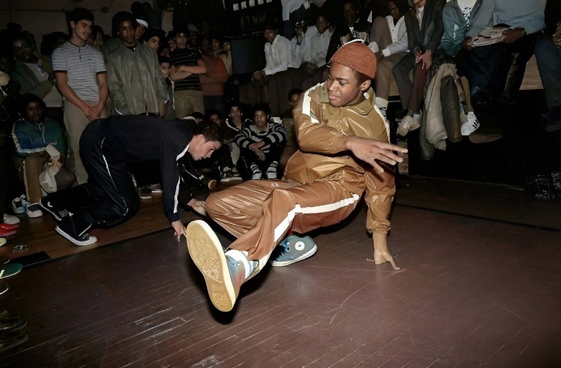 Life in the most dangerous and poorest area of ??New York in the 80s. The Bronx is the birthplace of hip-hop - My, Colorization, Old photo, Story, 70th, USA, Bronx, The photo, Hip-hop, Longpost