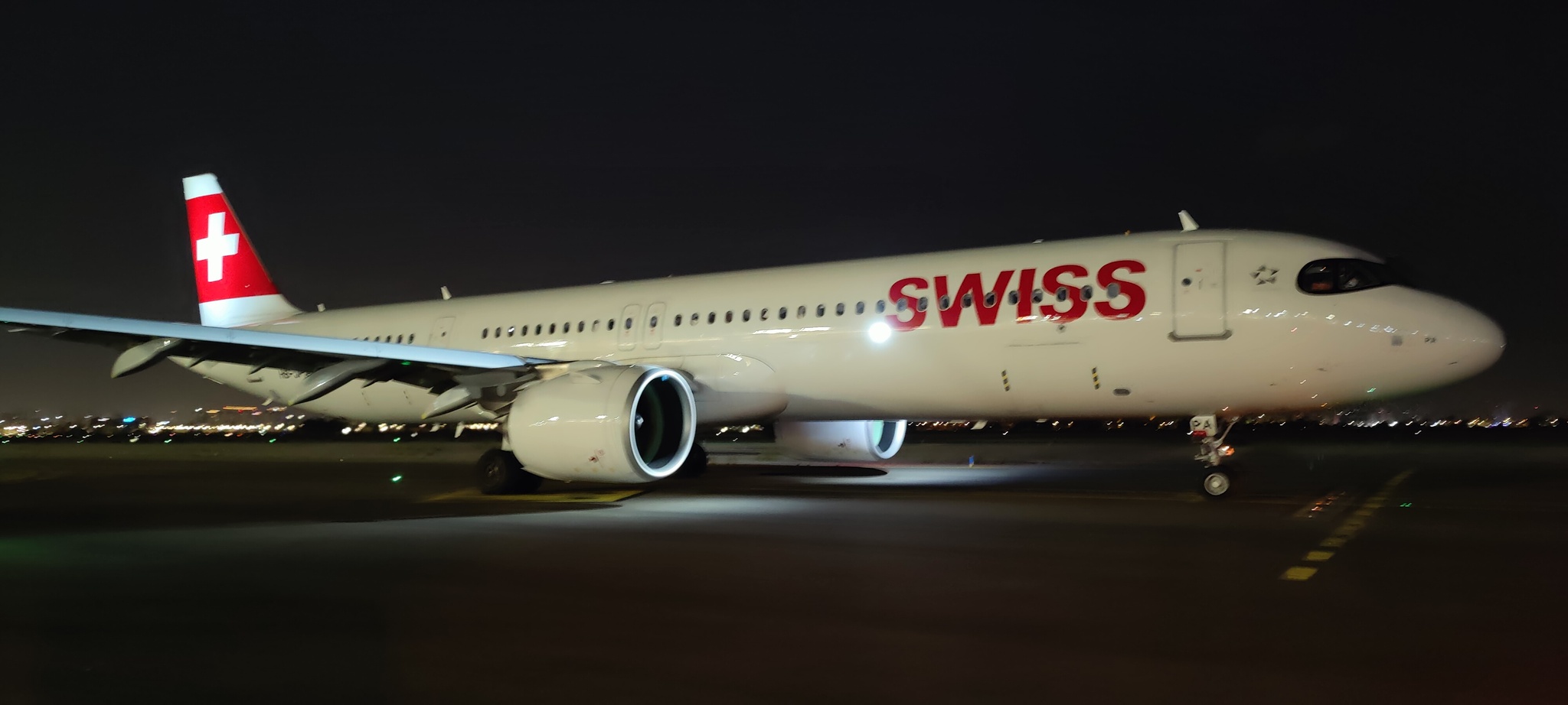 Swiss Airbus a321neo - Моё, Самолет, Мобильная фотография, Авиация, Аэропорт