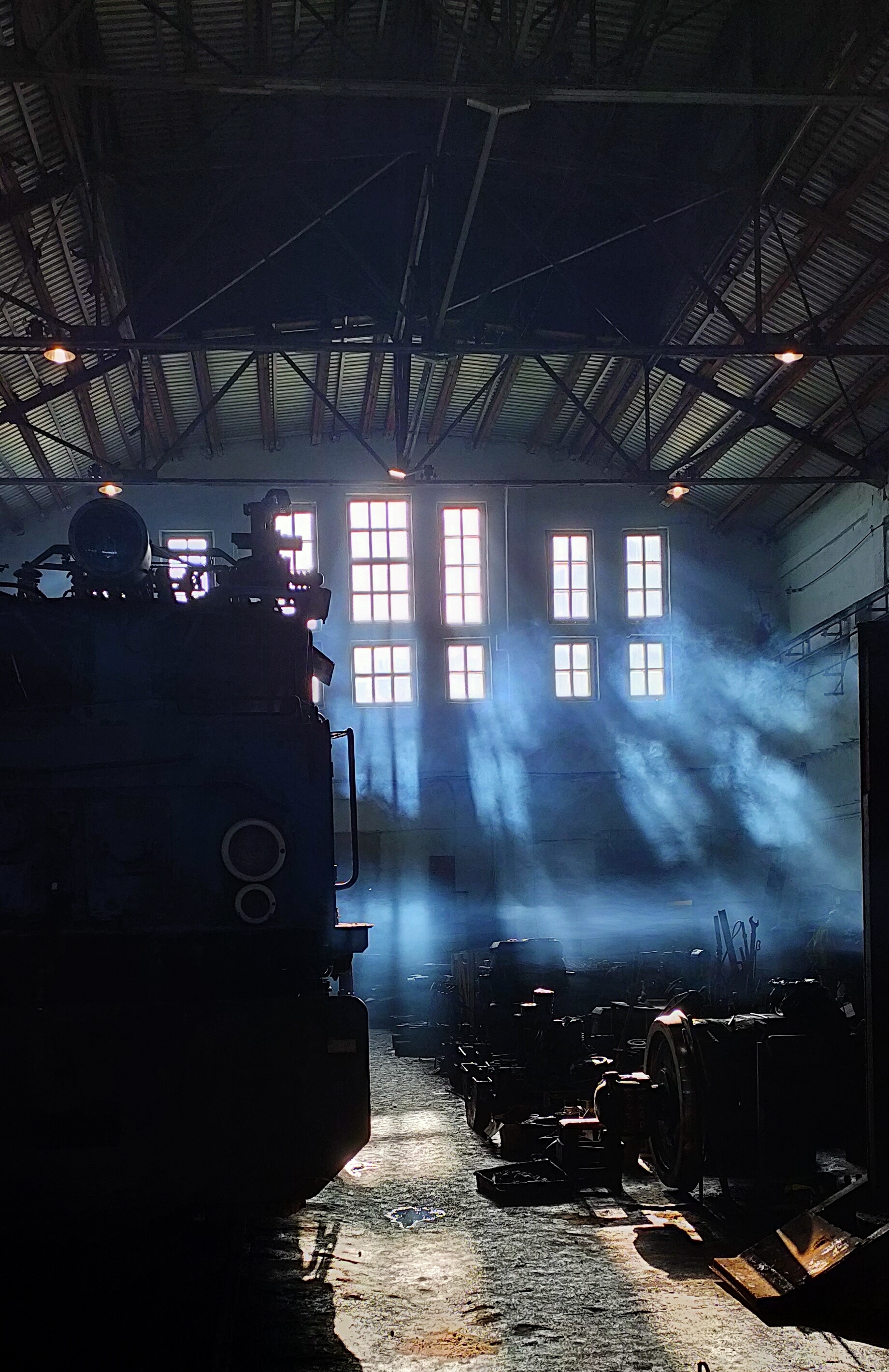 Morning at the depot - My, Electric locomotive, Railway, Mobile photography, Depot