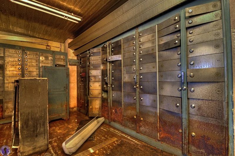 Abandoned bank vault in a bomb shelter - Abandoned, Bomb shelter, Bank, Safe, Yandex Zen