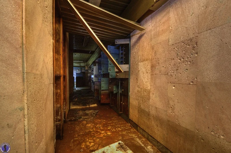 Abandoned bank vault in a bomb shelter - Abandoned, Bomb shelter, Bank, Safe, Yandex Zen