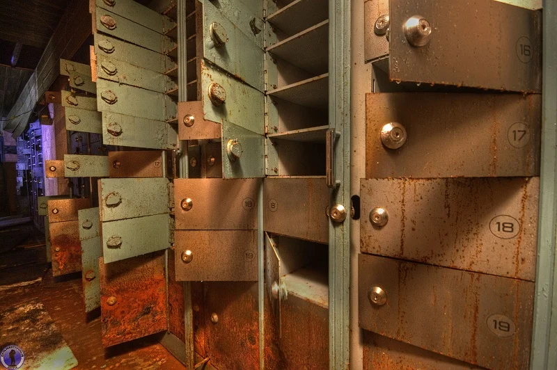 Abandoned bank vault in a bomb shelter - Abandoned, Bomb shelter, Bank, Safe, Yandex Zen