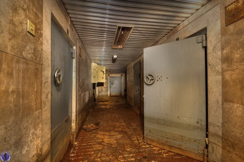 Abandoned bank vault in a bomb shelter - Abandoned, Bomb shelter, Bank, Safe, Yandex Zen