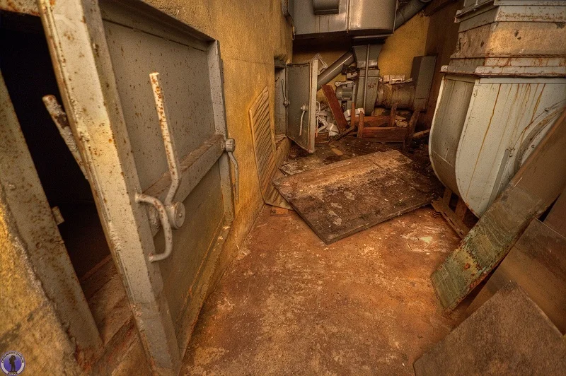 Abandoned bank vault in a bomb shelter - Abandoned, Bomb shelter, Bank, Safe, Yandex Zen