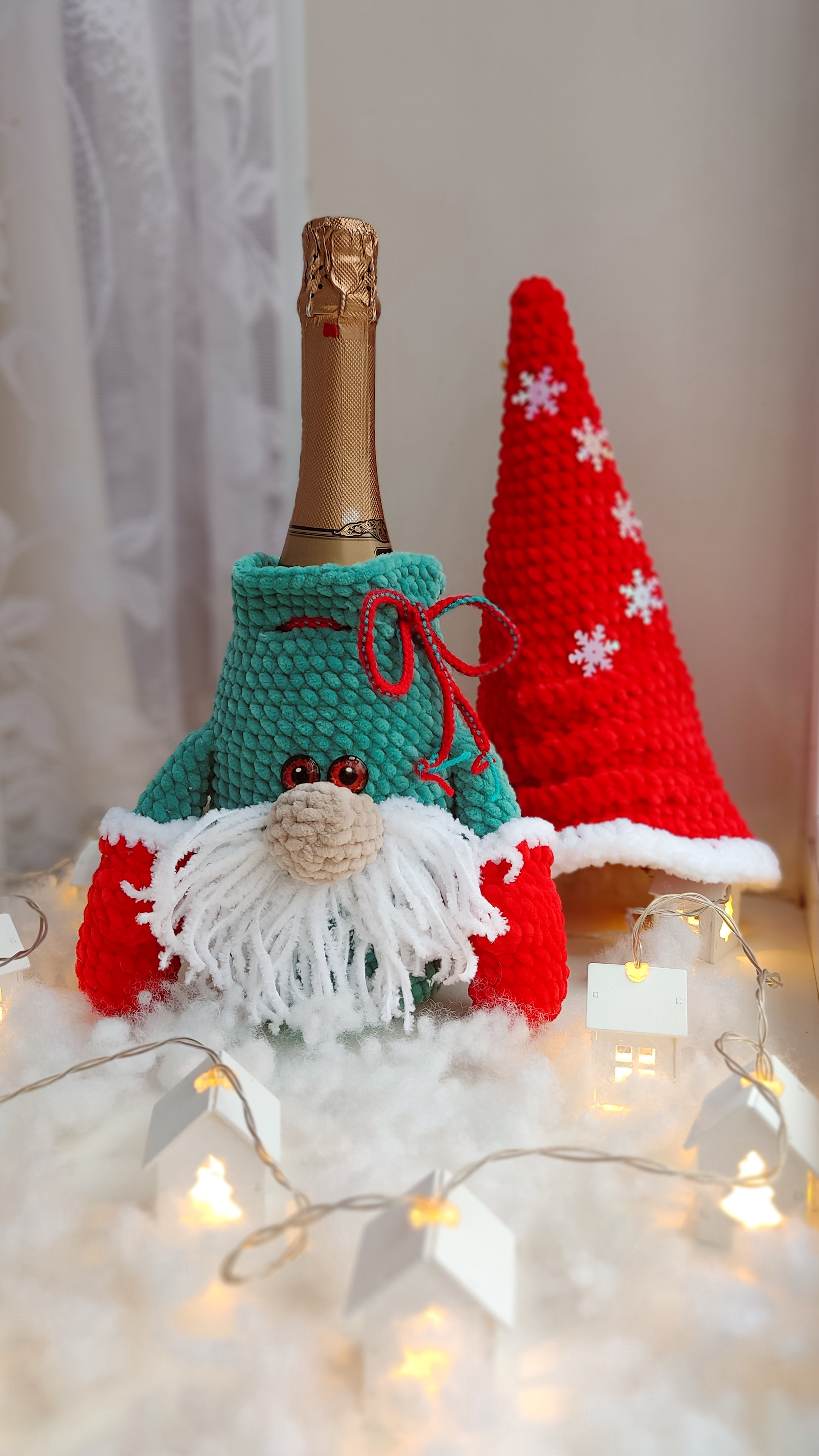 Bright Christmas gnomes - My, Amigurumi, Crochet, Knitting, Hook, With your own hands, Handmade, Plush Toys, On hook, Decor, Needlework, Gnomes, New Year, Longpost