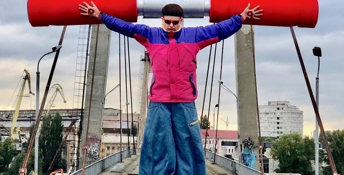 Hurt текст oliver. Oliver Tree. Оливер три Никелл. Оливер три в полный рост. Oliver Tree рост.