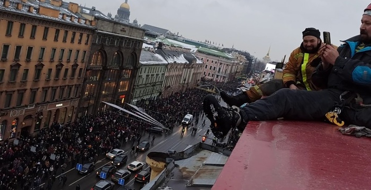 Прощание с навальным в петербурге. Митинг в Питере. Митинг 23 января в Санкт Петербурге. Вид митингов в Петербурге сверху.