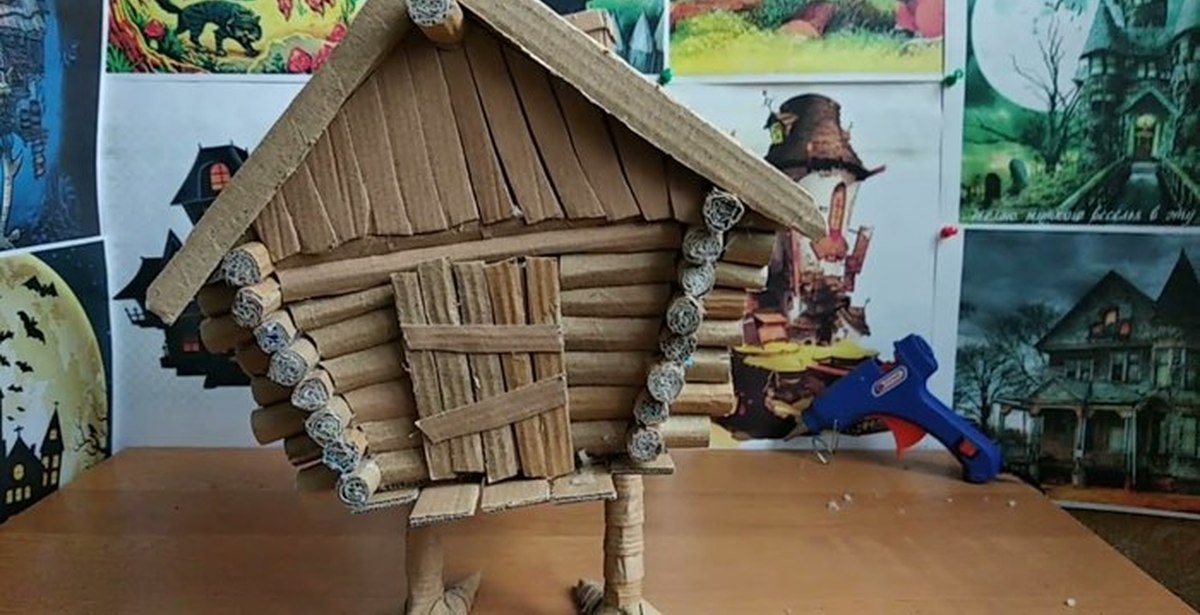 Как сделать избушку из картона своими руками. Избушка из картона. Избушка на курьих ножках поделка из бумаги. Избушка на курьих ножках поделка. Как сделать избушку из картона своими руками.